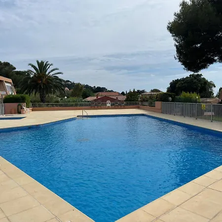 - Piscine Tennis Bord De - Bertrand Beatrice 公寓